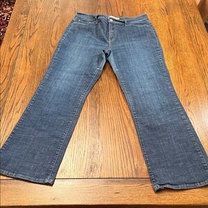 Levi’s 512 Perfectly Slimming Bootcut Jeans Women’s 16 Dark Wash